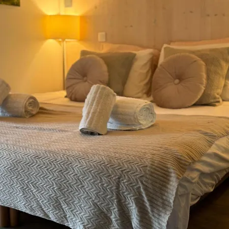 Light Spacious, Recently Refurbished Near To Appartement *