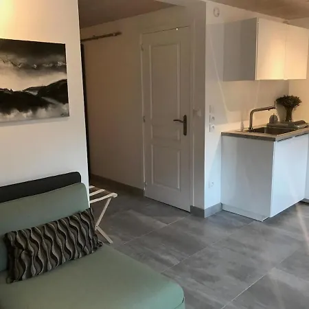 Light Spacious, Recently Refurbished Near To *