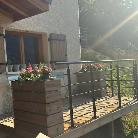 Light Spacious, Recently Refurbished Near To Appartement