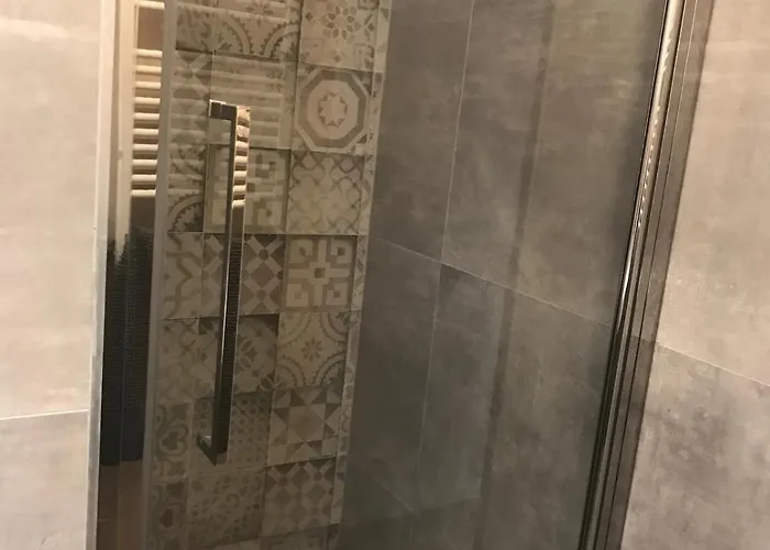 شقة Light Spacious, Recently Refurbished Near To *